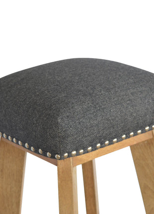 Schwarzer Barhocker aus Tweed mit Nieten