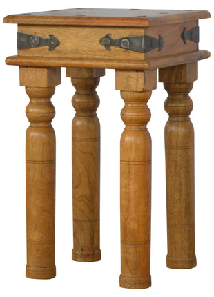Thakat End Table