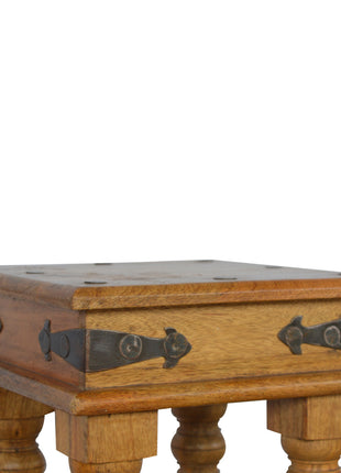 Thakat End Table