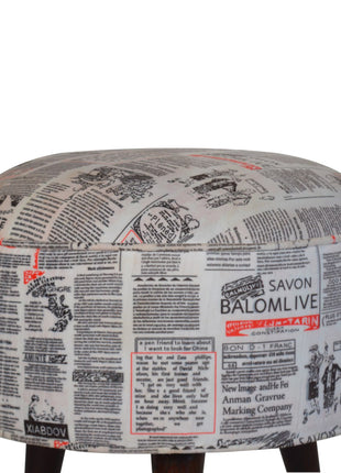 IN1018 - Runder Fußhocker mit Samt im News-Print