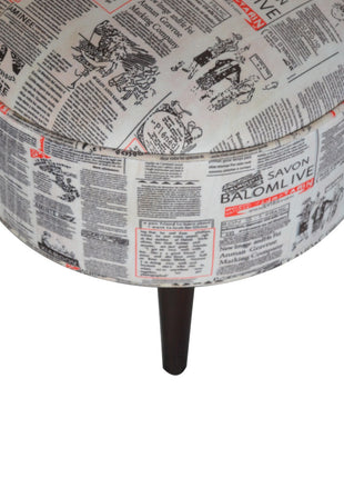 IN1018 - Runder Fußhocker mit Samt im News-Print