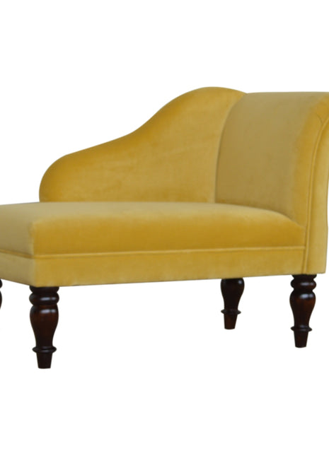 Silla de terciopelo mostaza