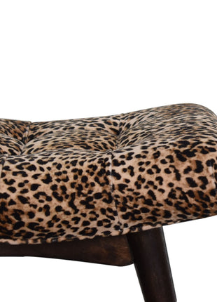 Banco curvo con estampado de leopardo