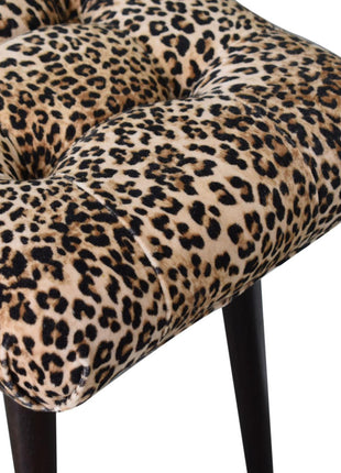 Banco curvo con estampado de leopardo