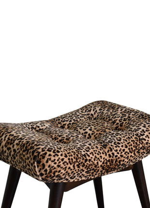 Banco curvo con estampado de leopardo