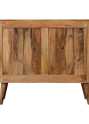 Larissa Cabinet