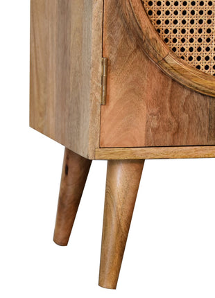 Larissa Cabinet