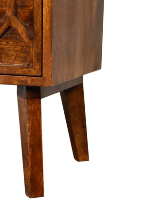 Amouri Bedside