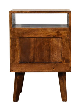 Amouri Bedside