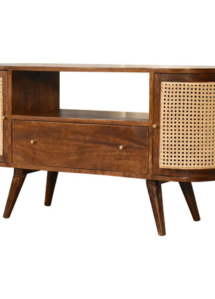 Larissa Chestnut Media Unit