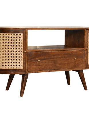 Larissa Chestnut Media Unit