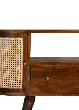 Larissa Chestnut Media Unit