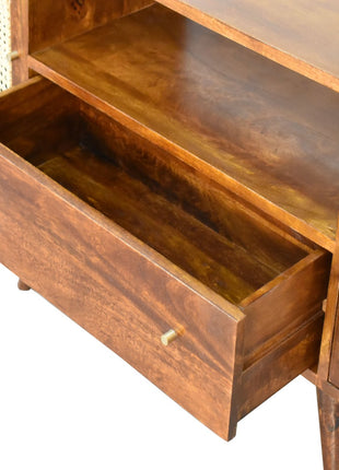 Larissa Chestnut Media Unit