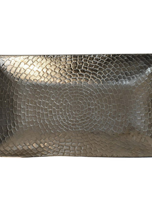 Tablett aus zerbeultem Nickel
