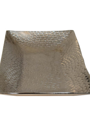 Tablett aus zerbeultem Nickel