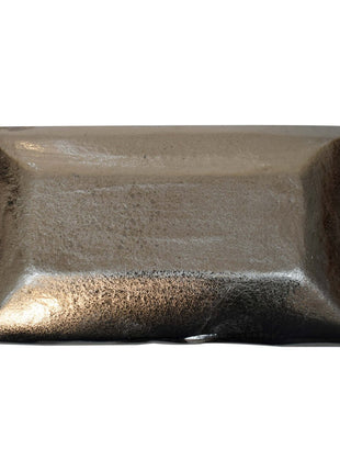 Tablett aus zerbeultem Nickel