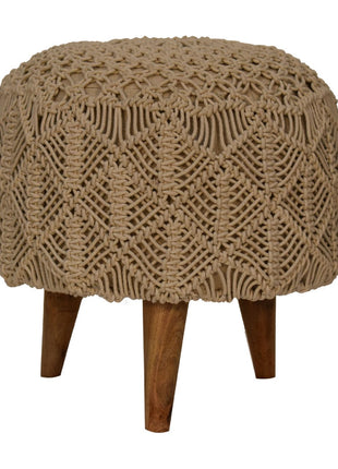 Gehäkelter Fußhocker in Beige