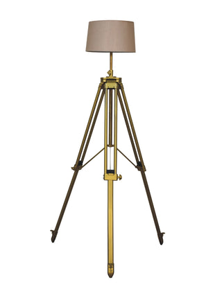 Messingbeschichtete Stehlampe