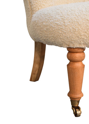 Bouclé-Akzentstuhl in Creme