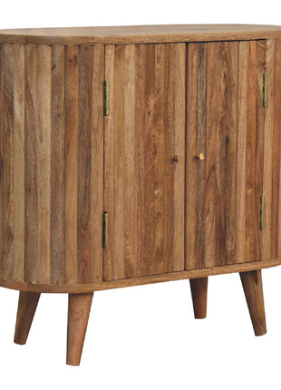 Gabinete con puerta a rayas