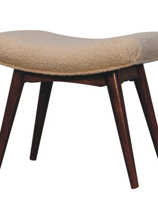 Gebogene Bank in Honig-Karamell-Boucle-Creme