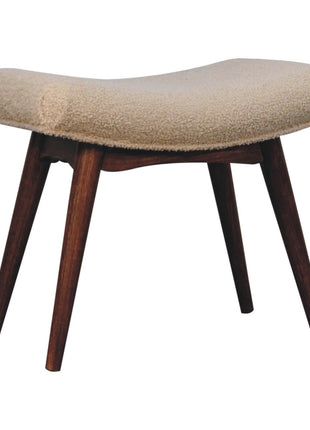 Gebogene Bank in Honig-Karamell-Boucle-Creme