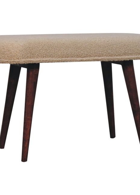 Banco nórdico color crema con boucle y caramelo de miel