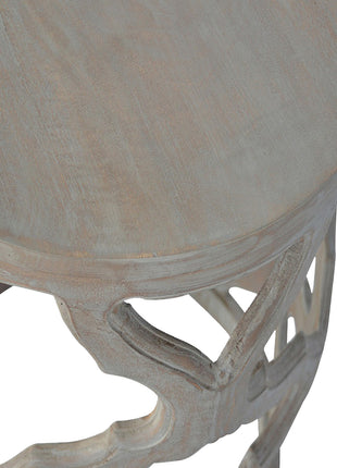 Grau gewaschener Cut-out-Hocker